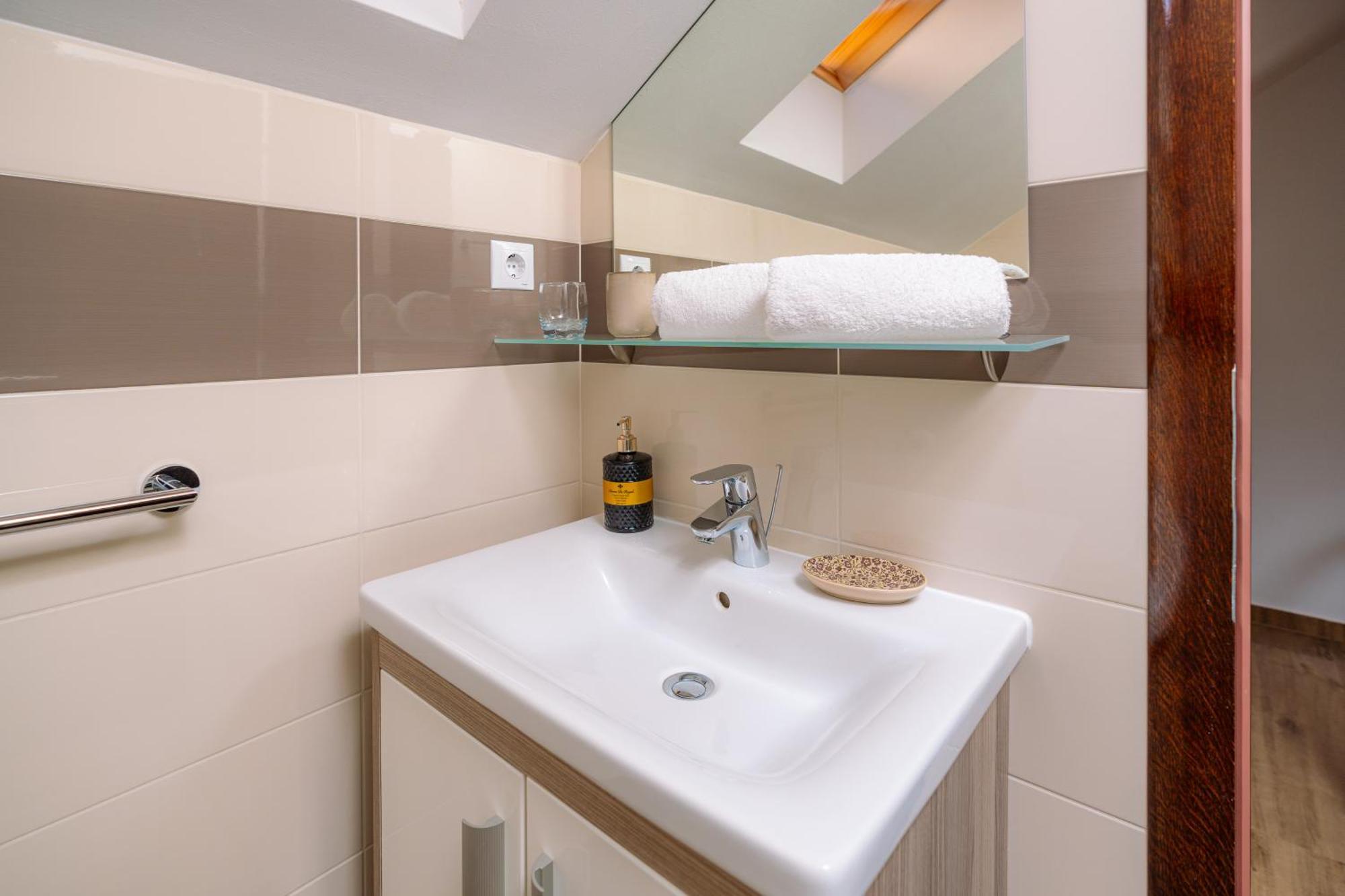 Nerica Apartment Завалатица Екстериор снимка